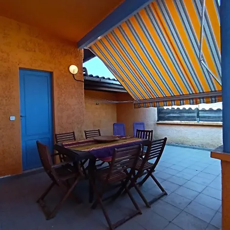 Quiet Family 3 Bedrooms Apartment, 5 Min To St Jean Train Station *